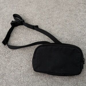 Lululemon Mini Belt Bag
Discontinued Lululemon bag